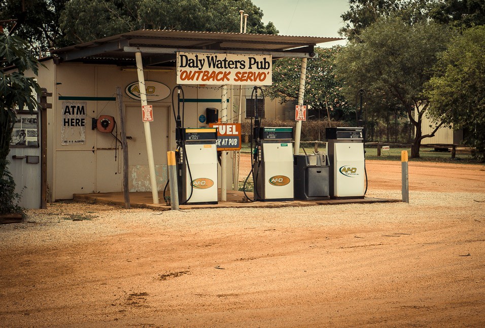 Benzínka v Outbacku