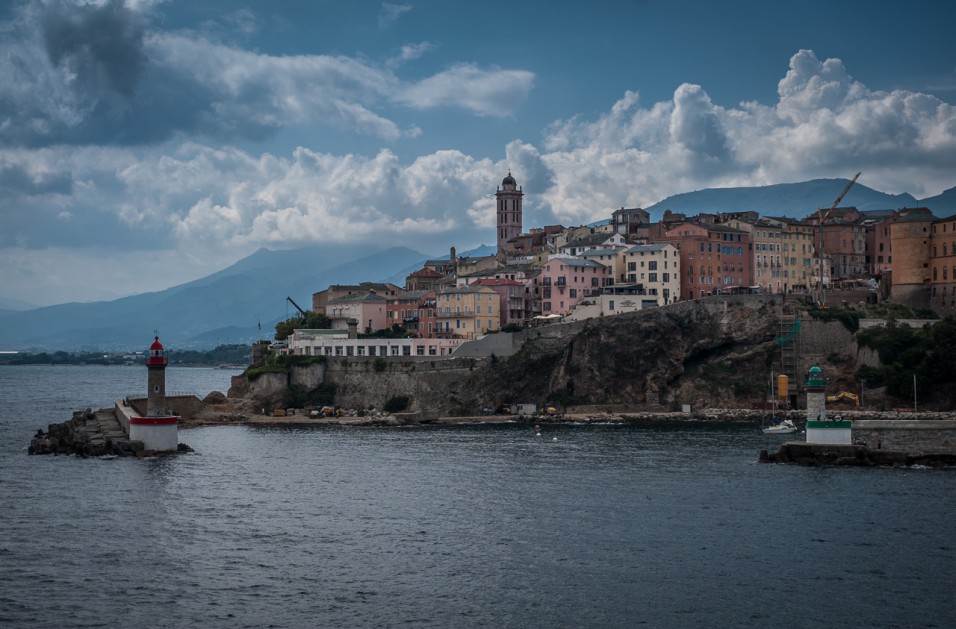 Bastia to je už Korsika