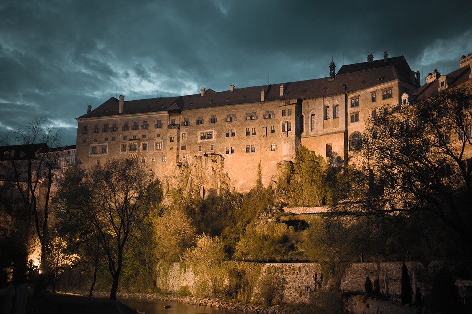 Český Krumlov by night