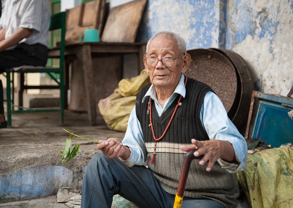 Tibetští důchodci v Raipuru