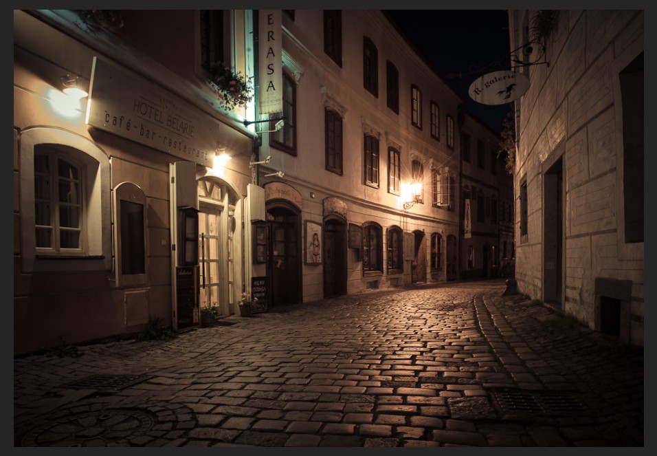 Noční ulice v Českém Krulově
