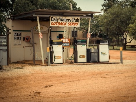 Benzínka v Outbacku
