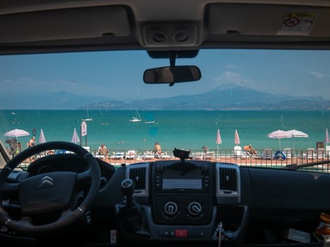 Parádní výhled na jezero Garda
